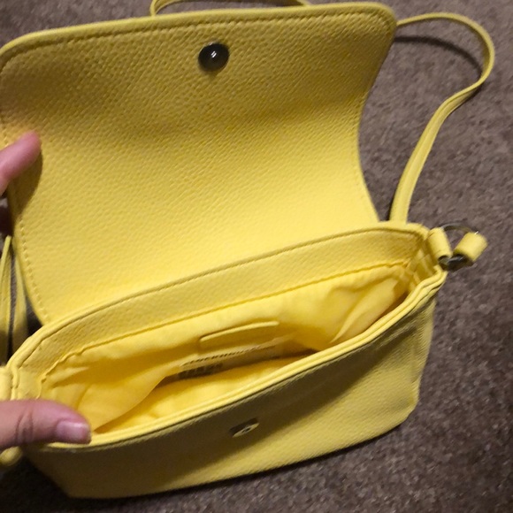 Yellow Purse - Picture 3 of 4